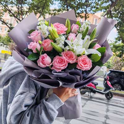 宁德11朵戴安娜粉玫瑰百合，与你一起追逐梦想
